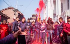 होली सुरु, बसन्तपुरमा ठड्याइयो तीनतले चीर
