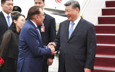 习近平抵达吉隆坡对马来西亚进行国事访问