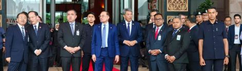 时政新闻眼丨习近平再访马来西亚，中马关系如何开启新的“黄金50年”？