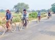 पाँच सय कमाउने आसमा ३२ किमी यात्रा