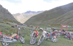 中国摩托车为尼泊尔偏远山区居民提供生活便利