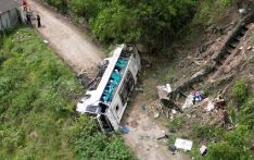 哥伦比亚一大学巴士发生交通事故 已致9人死亡