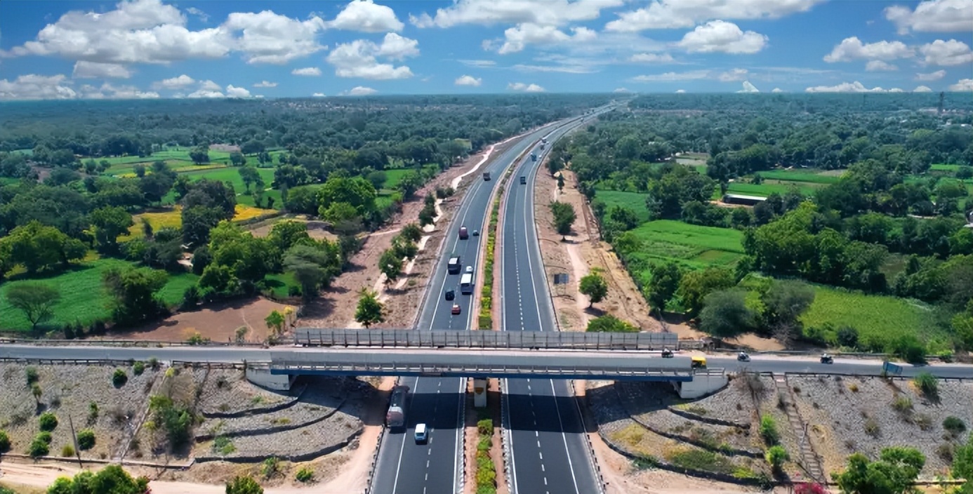 9bc56511d99c4d40a8c4673d5adf1ccb