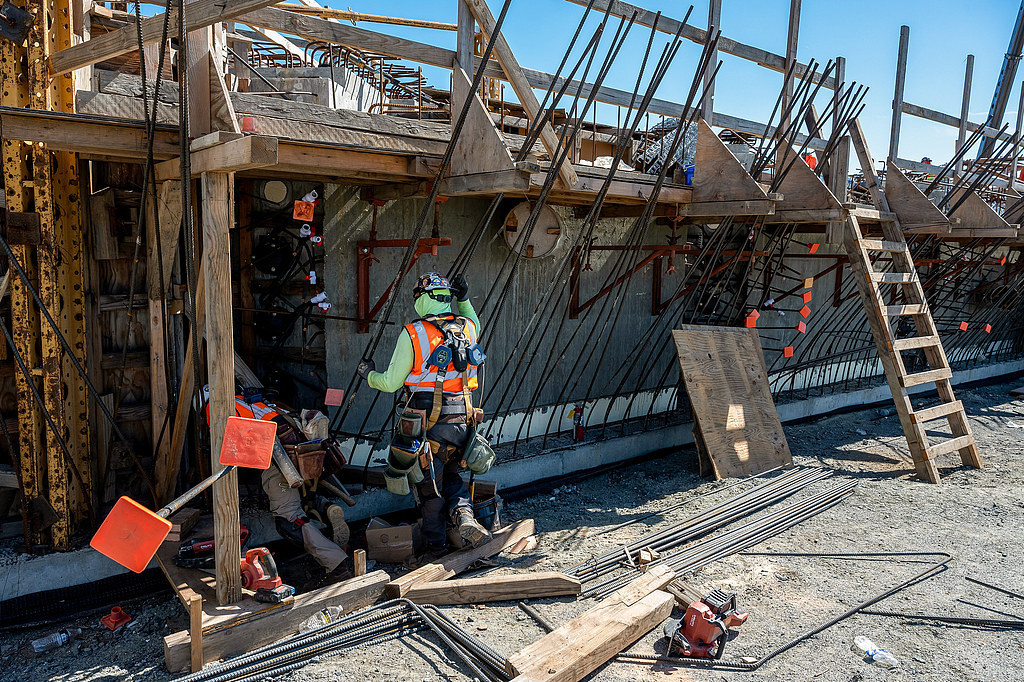 9b3be77d6b20f5e13069892a225a2956u5