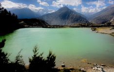 निलगिरि हिमालको फेदमा रहेको ढुम्बाताल