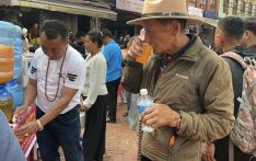 萨嘎达瓦节｜重庆华岩寺、北京金海红阳与尼泊尔心月禅修中心联合开展爱心饮品发放活动