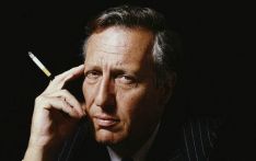 英媒：弗·福赛斯靠间谍经历成为小说家