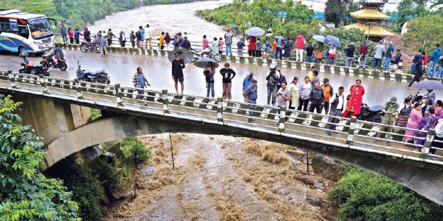Does Chobhar gorge need human interference?