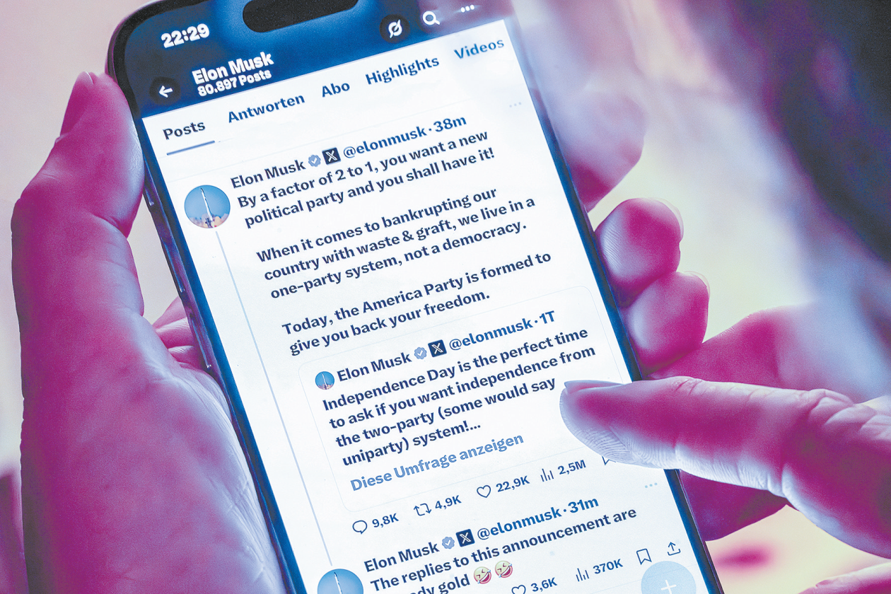 00851478853cc8177f56c5d79512830au1