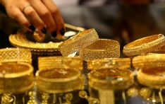 Gold being traded at Rs 193, 300 per tola today