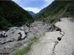 受洪水影响的拉苏瓦加迪道路在13天后恢复单向通行