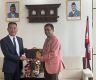 नेपाली महावाणिज्यदूत निरौला र सिजाङ अध्यागमनका महानिर्देशक सिहोङबिच भेटवार्ता