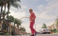 命名呼啦圈的“呼啦圈女孩”在美离世，享年101岁