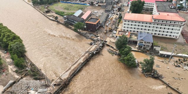 Emergency operations underway for flood-hit villages in north China's Tianjin