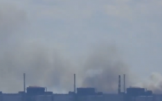 现场画面！外媒：扎波罗热核电站报告其辅助设施遭袭，现场传出爆炸声