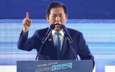 曾火烧美国大使官邸的“硬核”人物，当选韩国执政党党首