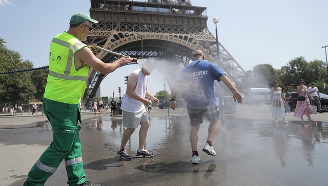 175152887857055600_a640x364