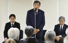 首相谈论“无核三原则”，社会回避“二战加害者”，广岛在抗议声中纪念核爆80周年