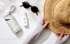 韩媒：韩国人为何爱打遮阳伞