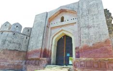 烽火熄驼铃远，拉瓦特堡成“街心公园”