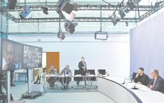 希望“停火放在第一位”，坚称领土问题不让步，欧乌给美俄峰会提条件