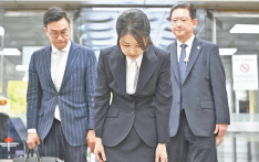 韩国宪政史上尚属首次！前总统夫妇双双被捕，金建希被关“6平米牢房”