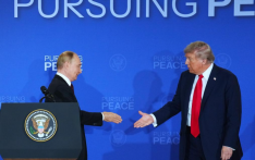 【解局】红毯握手、同车出行与日程变化……“普特会”细节释放出哪些信号？