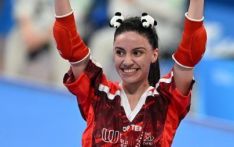 外籍涉赛人士零距离感受成都烟火气：火锅太辣了，但超美味