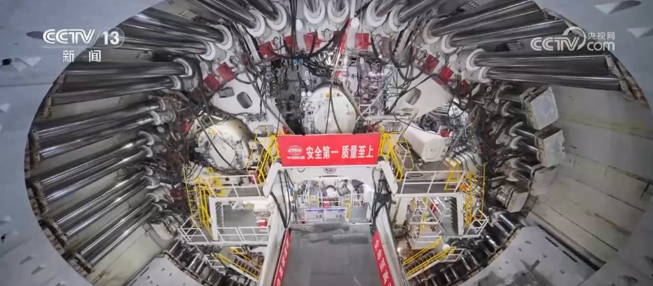 68a1a2366b8e905bd1d5b237_m