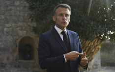 马克龙称希望俄乌领导人会晤在瑞士举行，英媒爆料另一可能地点