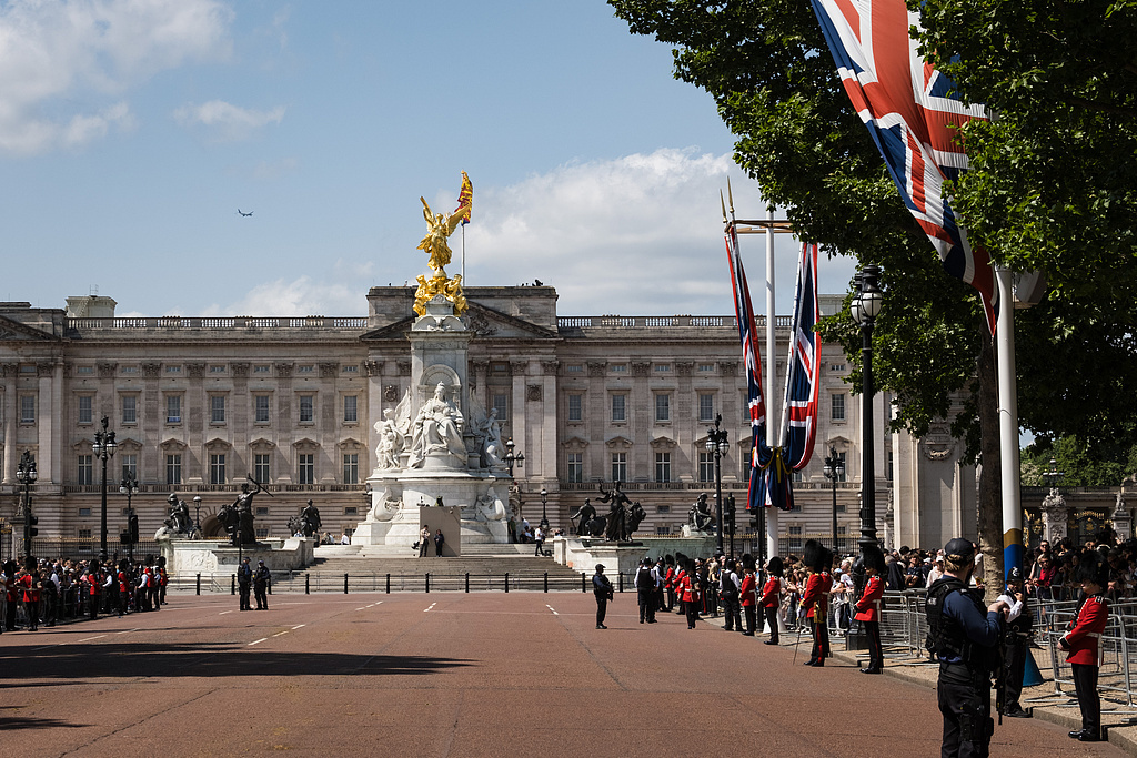 a09685dd16096e557af8c20eadec4d1eu5