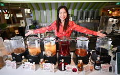 新加坡媒体：“新式”茶饮，先看舌象再喝茶