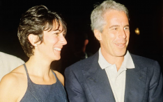 爱泼斯坦前女友否认存在“客户名单” 美国司法部移交数千页文件