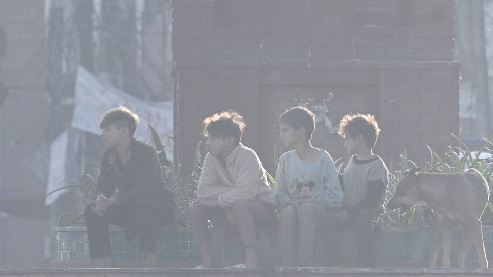 AFP__20241204__36PA6YX__v1__MidRes__PakistanEnvironmentPollution-7kx56a26g9and9bhol4v2z3rgvbt5fl4keudx90770g