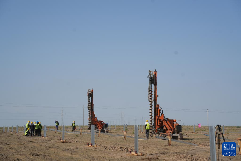 56fdafdf3161458fad18b34d7dae70d8