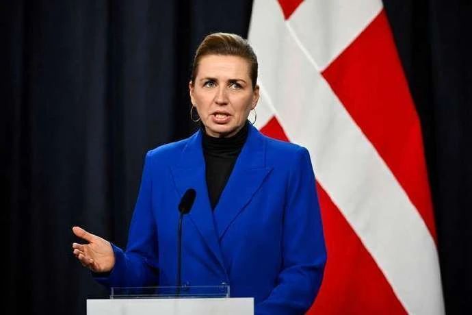 6b45e84fb8744c52995e5dd558d87eb210