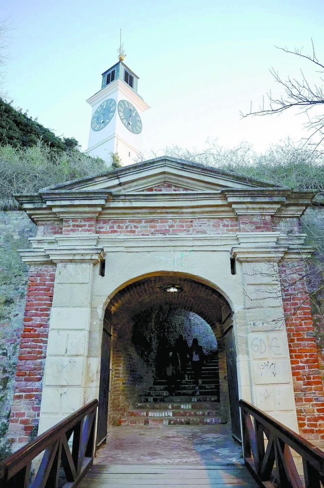 015c5ee490febfc5a83bbcb5e3021f49u5