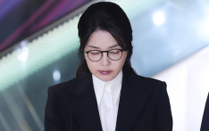 “韩国宪政史上首次”！韩媒：前总统夫妇将同时在羁押状态下受审