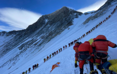 尼泊尔正式实施珠峰新登山许可费标准 单人费用涨至1.5万美元