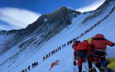 尼泊尔十年来首次上调珠峰登山许可费——1.5万美元