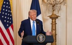 特朗普称将对未在美建厂芯片企业加征关税