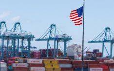 特朗普新政冲击 全球寄美包裹骤减八成