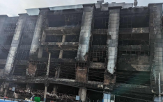 加德满都博达（大佛塔）“巴特巴特尼”超市废墟内发现六具烧焦遗体