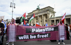 外媒：超万人在柏林集会，呼吁结束加沙“种族灭绝”并“彻底停止”向以运送武器