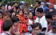 两岁半女童在经历古老仪式后，被加冕为新一任皇家“库玛丽”