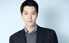 韩国知名男演员自曝患罕见病：连呼吸都痛