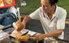 美媒关注景德镇“鸡排哥”走红：形成独特假日景观