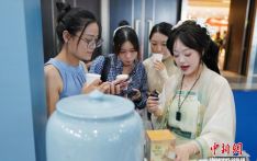 药膳月饼走俏中秋 中医药文化“圈粉”新一代