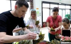 俄媒：俄罗斯人在饶河找到极好放松方法