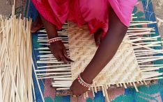 छठ नजिकिँदै गर्दा बाँसका सामग्री बनाउन व्यस्त डोम समुदायका नागरिक